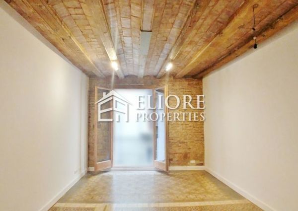 Renovated Apartment For Sale in el Gotic Barcelona 1 bed/ 1 bath