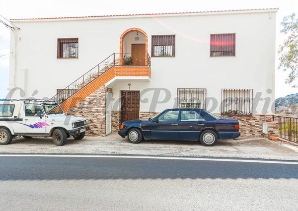 Townhouse in Corumbela, Inland Andalucia in the mountains