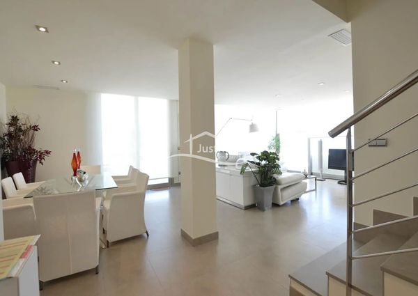 For Renting Luxury Penthouse with Sea View in Benidorm