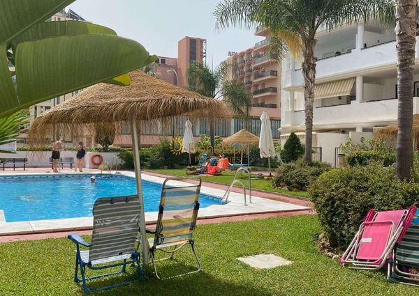 For rent MID SEASON from 01/10/23 to 30/06/24 magnificent apartment with sea views in La Carihuela [ Torremolinos )