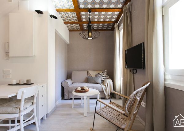 Fully renovated apartment just steps from the Barceloneta beach