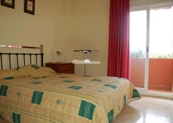 Modern 3 bedrooms apartment close to the beach for long term rental