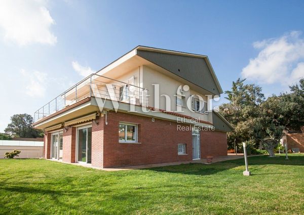 Bright house with large swimming pool in Sant Just