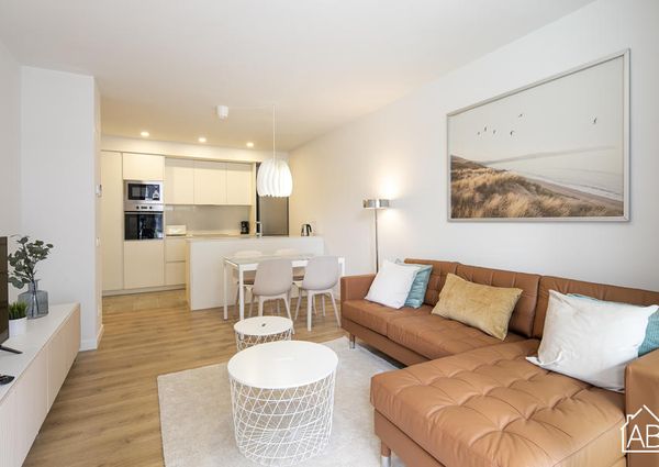 Beautiful 2 Bedroom Apartment with a Balcony and Communal Swimming Pool