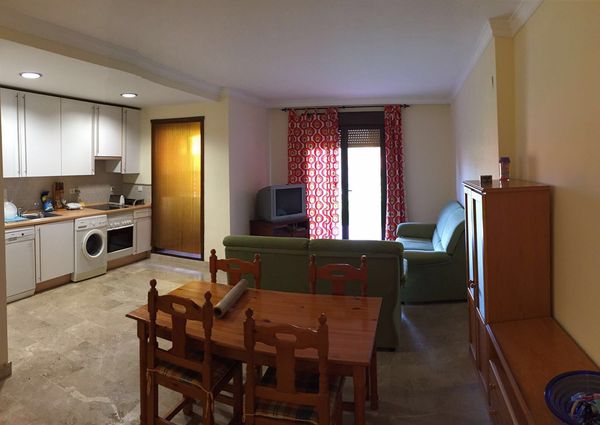 Ref. 36977 Apartamento en alquiler