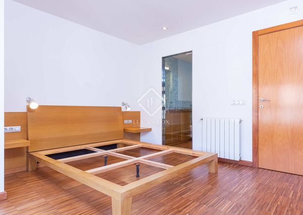 Excellent 4 Bedroom house / villa with 50m² garden for rent in Mataro, Barcelona