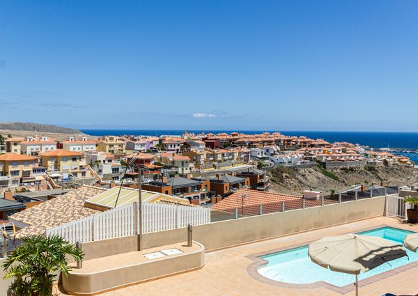 Renovated studio with a huge terrace in Loma Dos