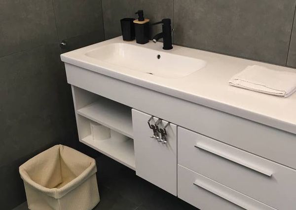 Se alquila villa de diseño moderno, con piscina privada en Dénia
