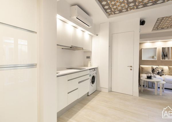 Modern One-Bedroom Beachside Apartment in Barceloneta