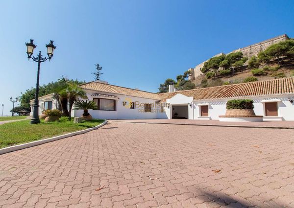 For rent in wonderful holiday villa next to the beach in Fuengirola