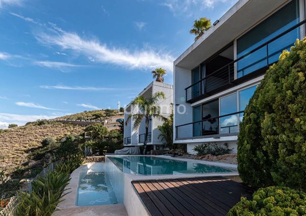 Villa with lovely panoramic sea views on the Costa Blanca