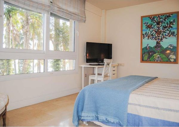 Unique beachfront  apartment in Golden Mile for rent