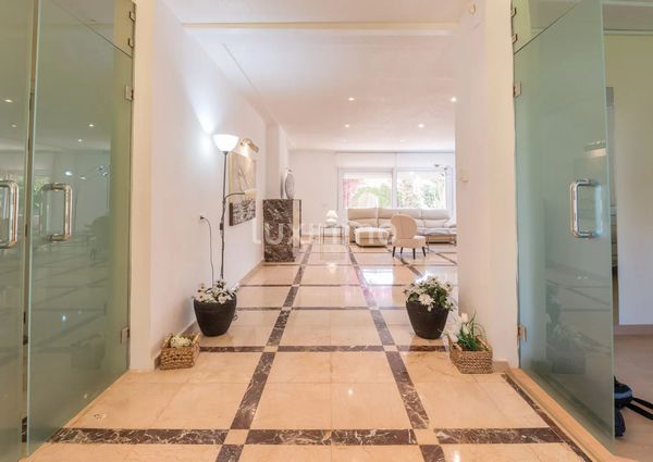 Detached villa for rent with swimming pool in Benidorm