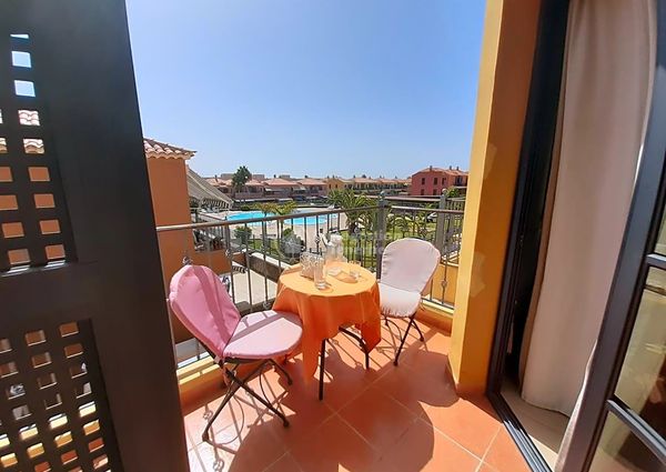 *Se alquila en Costa del Silencio apartamento de 2 dormitorios.