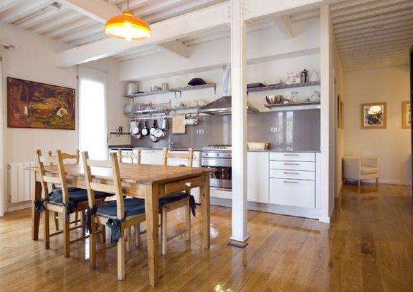 Very spacious, loft-style apartment in Barceloneta