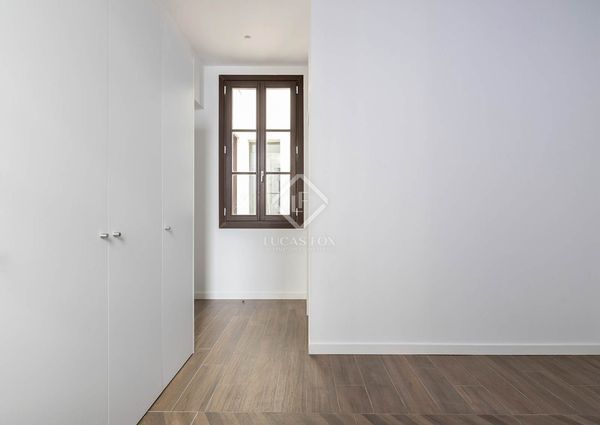Excellent 2-bedroom apartment with 15 m² terrace for rent in El Born, Barcelona