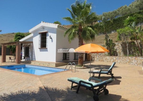 A country house with pool and sea views for long term rental in Frigiliana