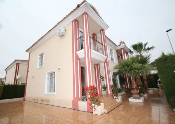 Villa in Monte Mar