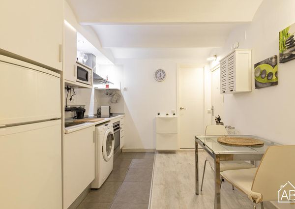 Cosy 1 Bedroom Apartment in Modernist Building