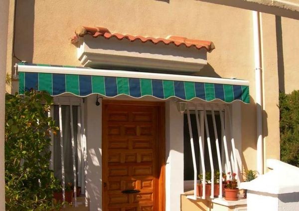 Semi Detached house located in El Albir for long term rental.