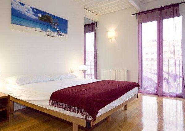 Very spacious, loft-style apartment in Barceloneta