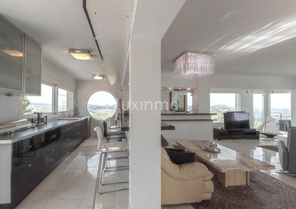 Villa for long term rentals in unique Oltamar Calpe location with panoramic views and sea view