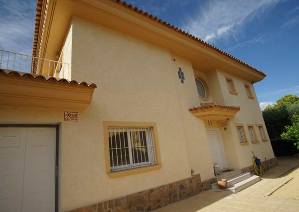 Villa Long Term Rental In Albir