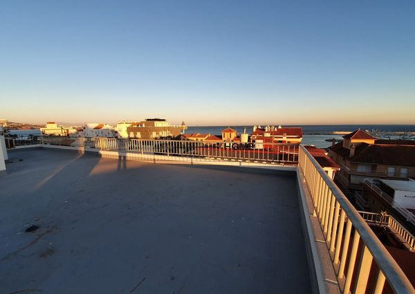 Ref 16167 – **Seasonal rental**  Available from April 2023 – Just 100 meters from the sea we have this bright and functional apartment in Fuengirola