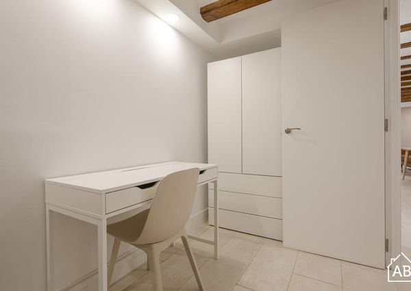 Minimalist and Modern Two Bedroom Apartment in the City Center