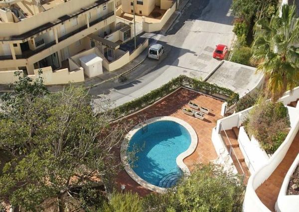 Wonderful villa  for long term let in El Montiboli in Villajoyosa with guest apartment.