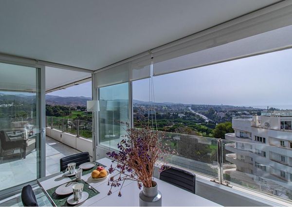 Rent a lovely apartment in front of the sea! Marbella!