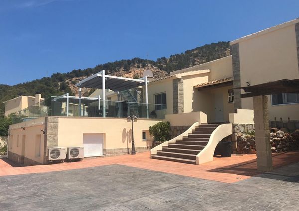 Very Impressive Villa For Long Term Rental5/6 Bedroom Luxury Villa In Albir  Available for Long Term Rental
