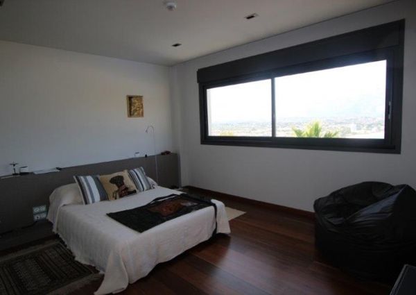 6 Bedrooms Villa in Albir