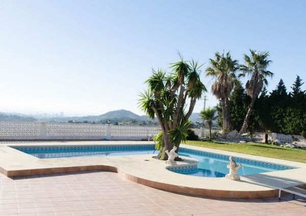 Se alquila para todo el año un magnifico chalet independiente en Benissa