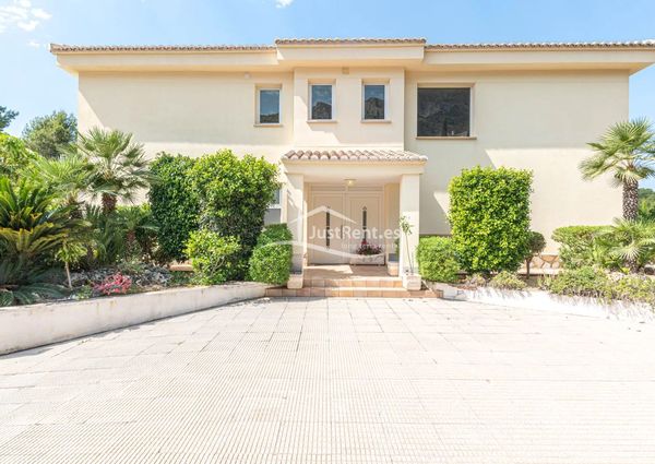 Long-term rental villa in Altea