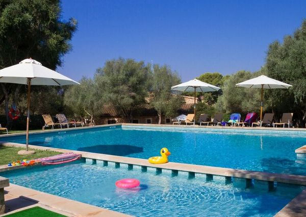 Country house, 4 bedroom furnished house with garden and pool near Porto Cristo