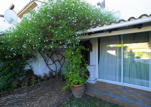 Townhouse for rent in Puerto Banús