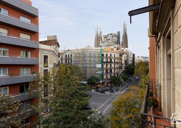 Cosy and Chic Apartment nearby to Sagrada Família