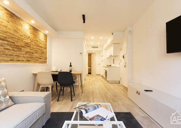 Sensational Three Bedroom Apartment Between Eixample And El Raval Neighbourhood