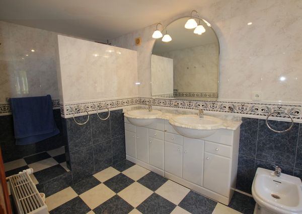 2 Bedrooms Villa in Albir