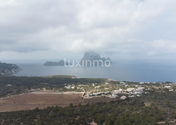 Villa with sea views and the island of Es Vedra