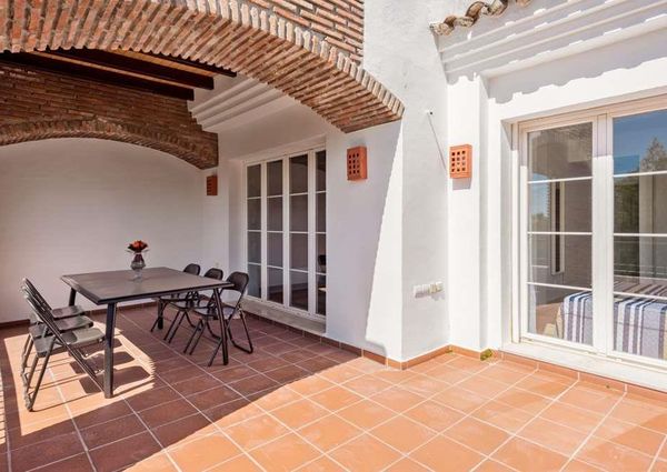 Apartment for short term rental in Los Aguilares, Los Arqueros, Benahavis, Málaga