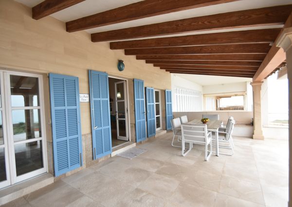 Seafront apartment in Ses Covetes