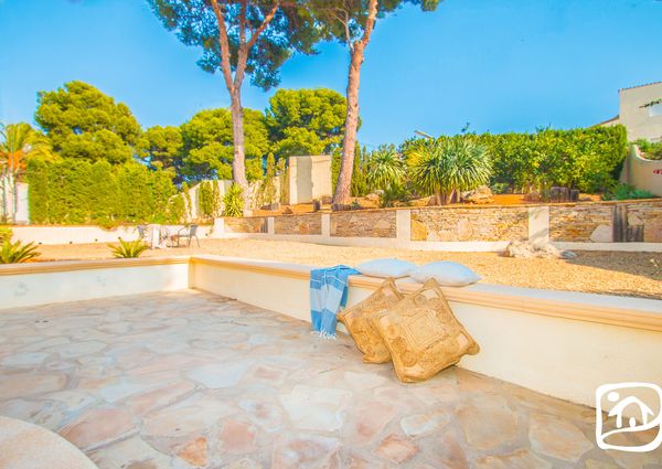 Rent villa SARA