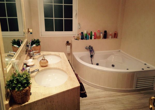 Luxury Villa with 2 separate garages below the house for Long Term Rental