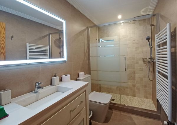 VILLA for rent in Moraira with 5 bedrooms