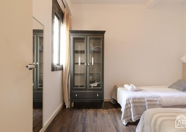 Lovely apartment, just one street from the Barcelona port