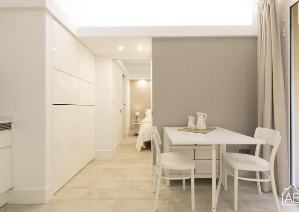 Modern One-Bedroom Apartment in Barceloneta
