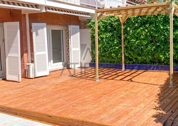 Three-bedroom apartment with garden in private urbanization Vallpineda