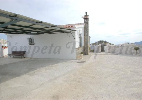 Country Property in Cómpeta, Inland Andalucia in the mountains